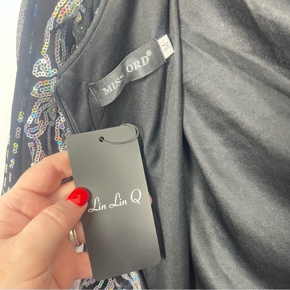 Miss Ord Long Sleeve Black Silver Sequin Mini Dress Sz Medium NWT - Picture 4 of 7